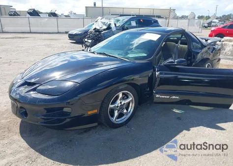 2001 Pontiac Firebird Trans Am z USA, uszkodzony, nr VIN 2G2FV22G412139778